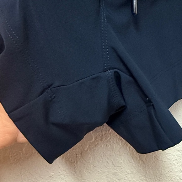 SWEATY BETTY Navy Blue Explorer 5.5” Shorts Size 8 - Picture 10 of 16